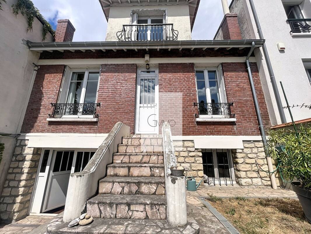 Maison à L'HAY-LES-ROSES