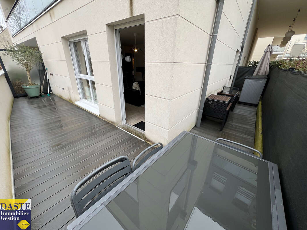 Appartement à SAINT-THIBAULT-DES-VIGNES