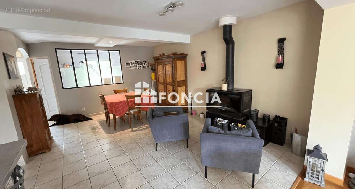 Maison à NOYEN-SUR-SARTHE