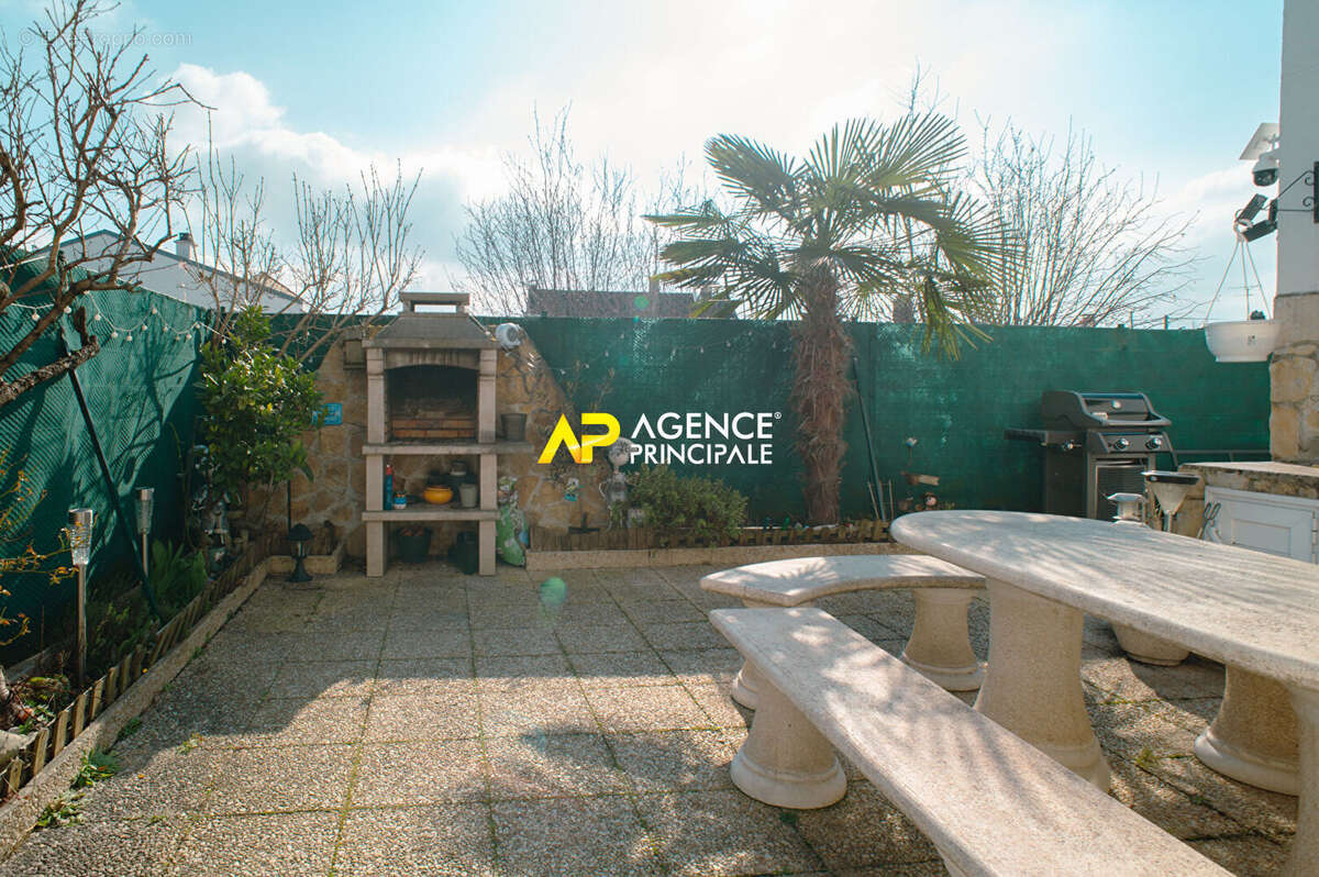 Appartement à SARTROUVILLE