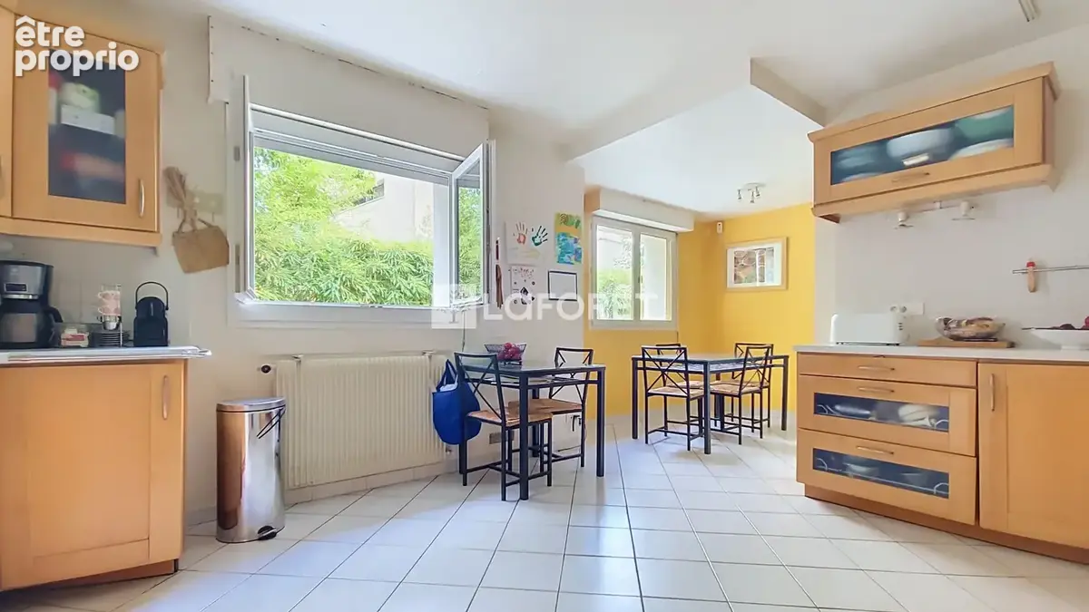 Une maison pensée autour de la lumière et des volumes. - photo 9