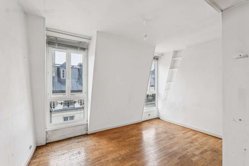 Appartement à PARIS-10E