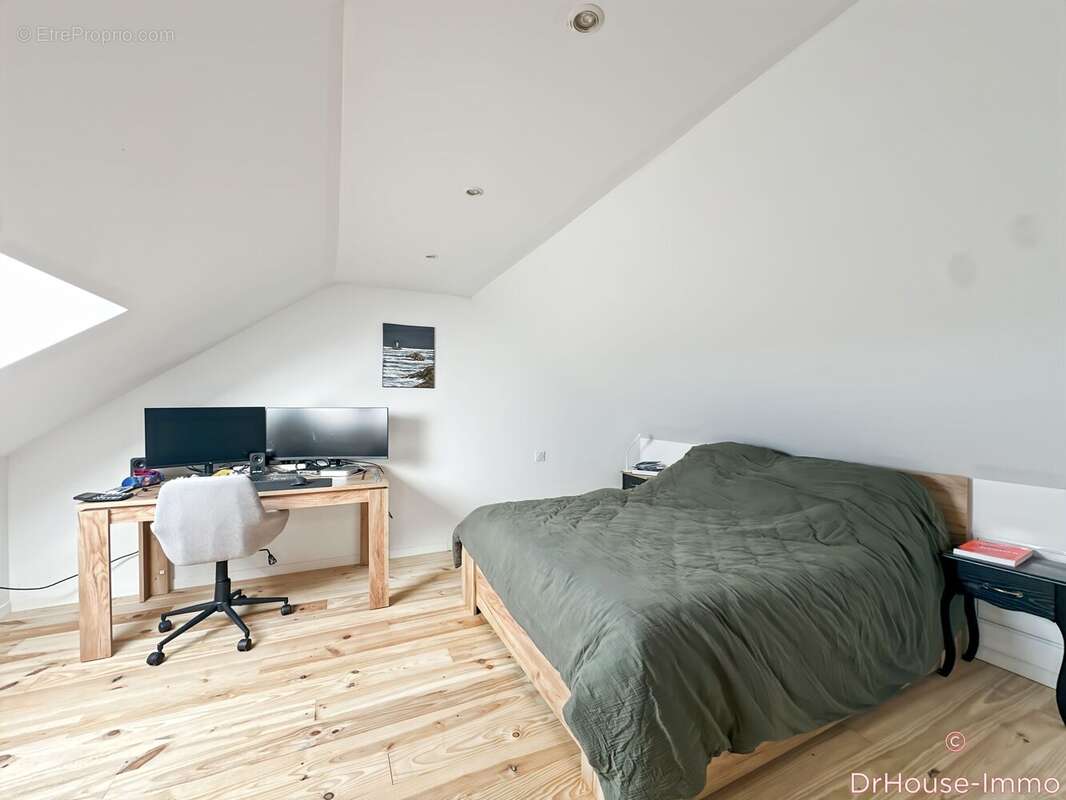 Maison à SAINT-COSME-EN-VAIRAIS