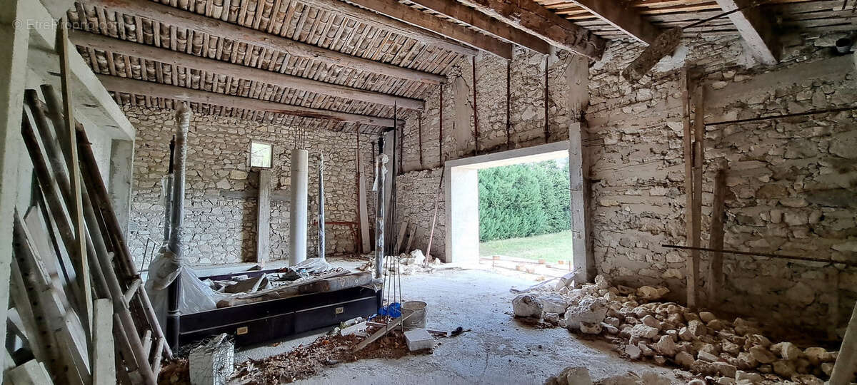 À acheter à Pernes-Les-Fontaines (84) : immense maison - photo 14