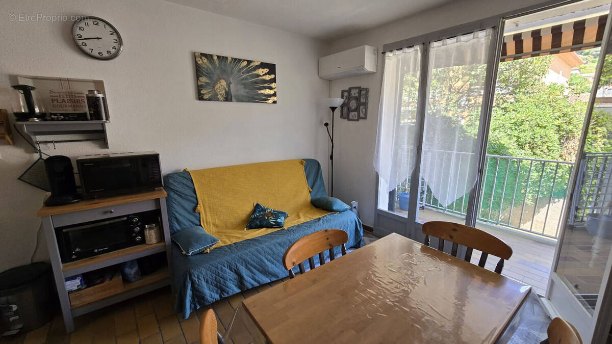Appartement à SAINT-CYR-SUR-MER