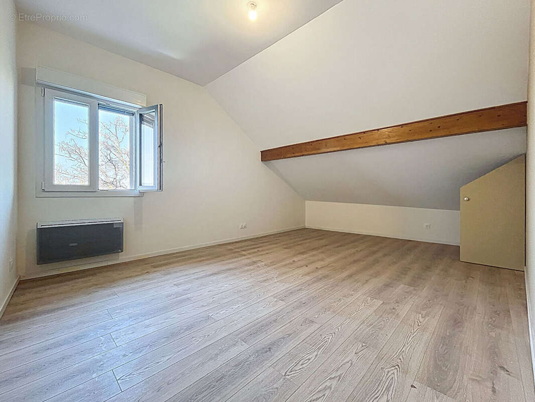 Appartement à CONTAMINE-SUR-ARVE