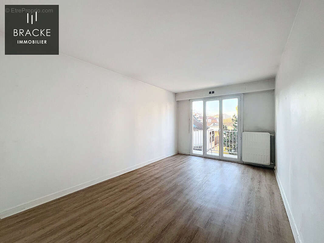 Appartement à LA GARENNE-COLOMBES