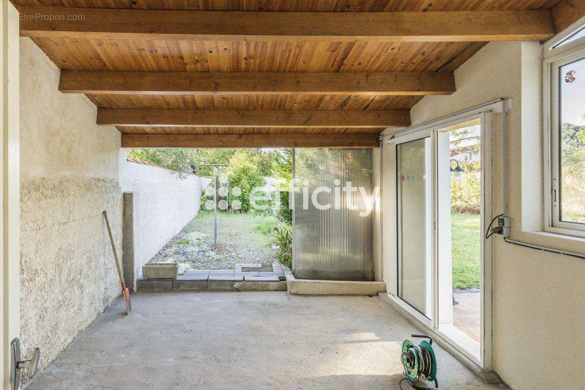 Maison à SAINT-XANDRE