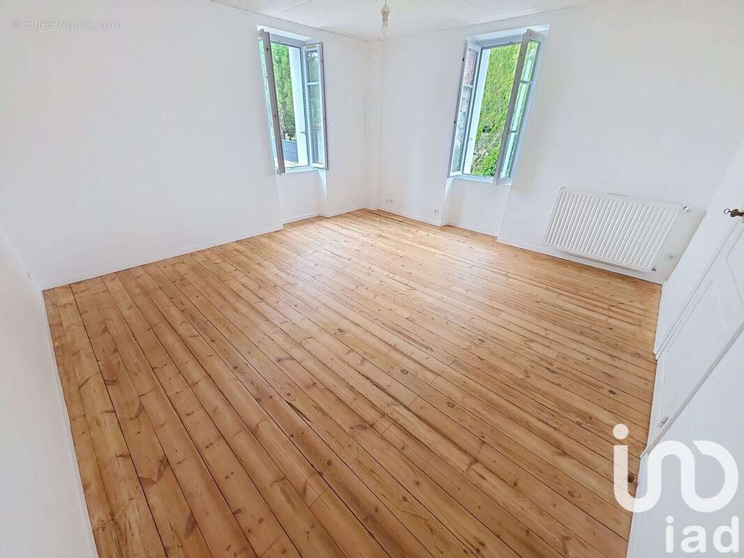 Photo 9 - Maison à CHAZELLES