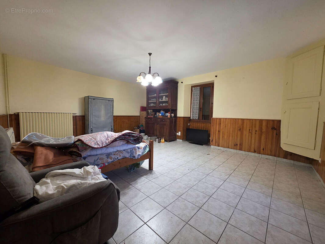 Maison à AVRESSIEUX