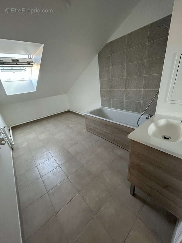 Appartement à VAUJOURS