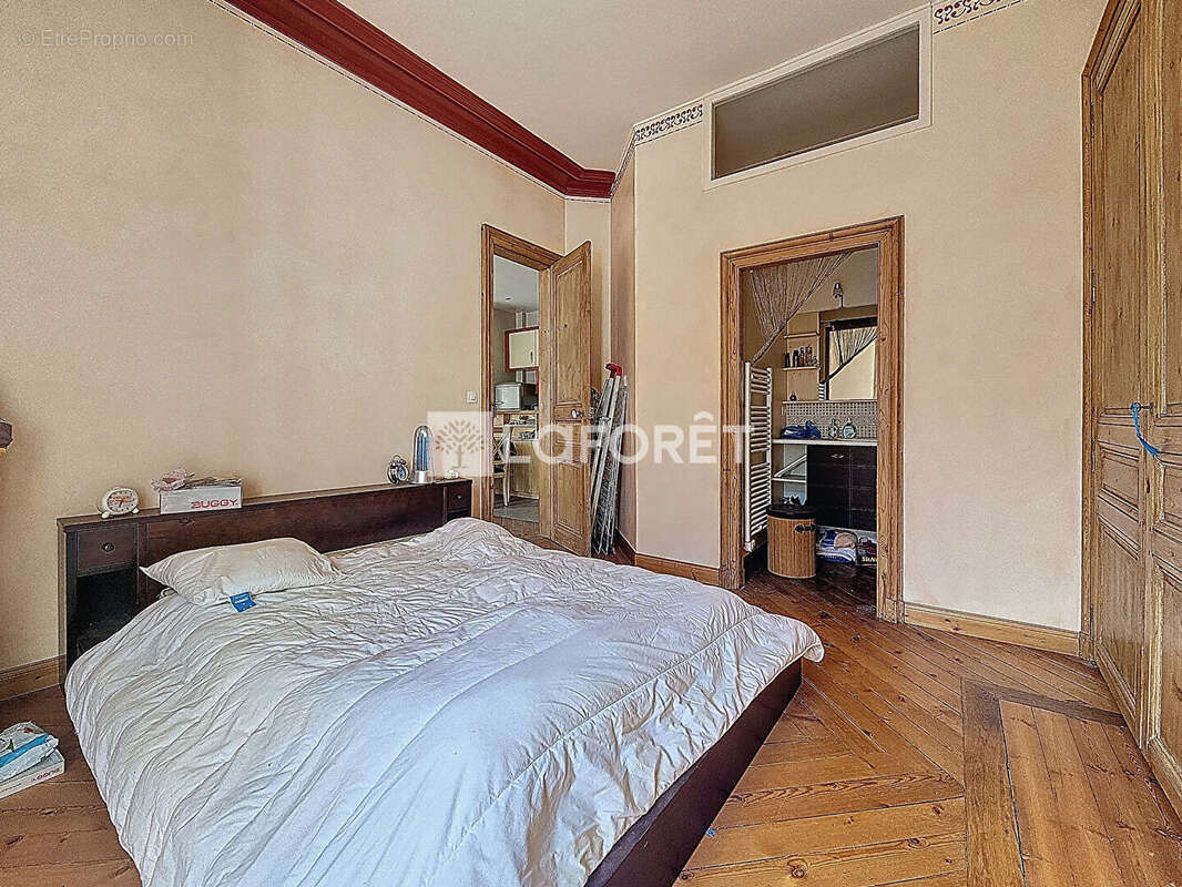 Appartement T2 - 48 m2 - proche champ de foire - photo 7