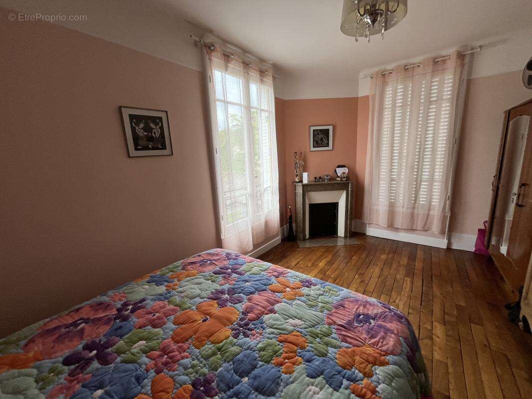 Maison 150 m² à Gennevilliers  - photo 7
