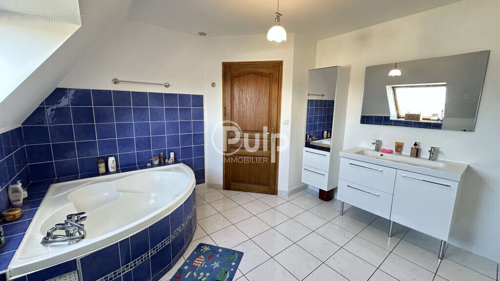 Maison à BRUAY-LA-BUISSIERE