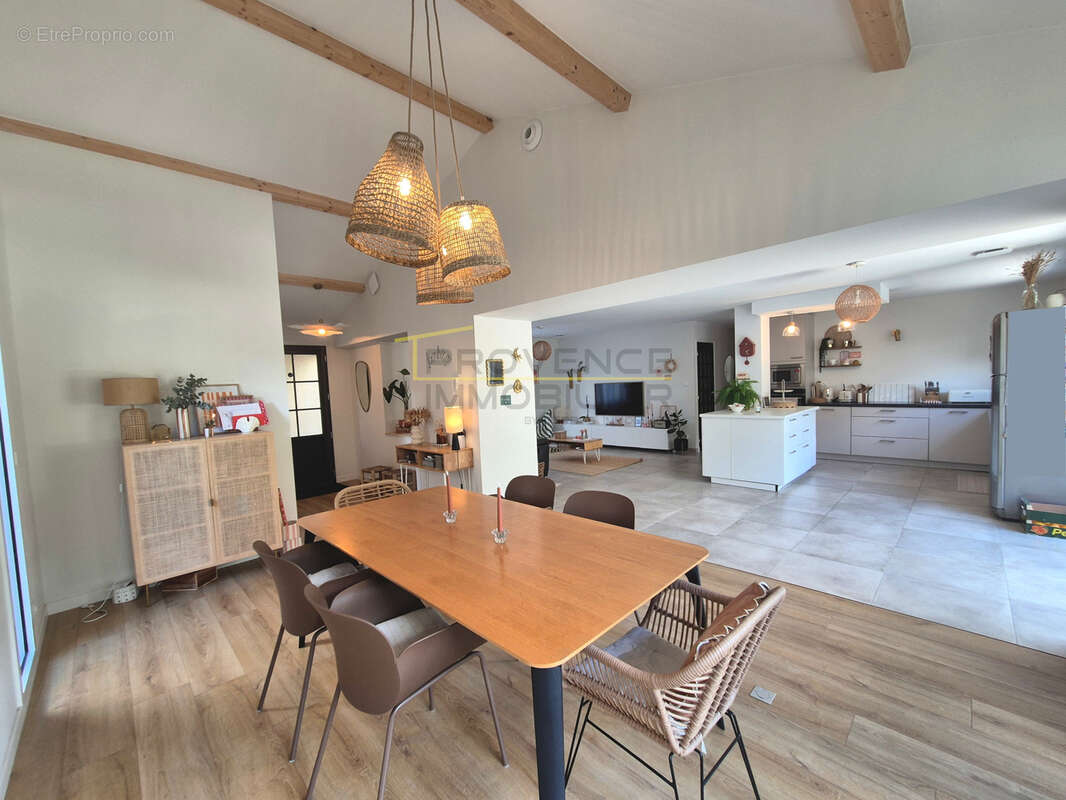 Maison à MONTELIMAR