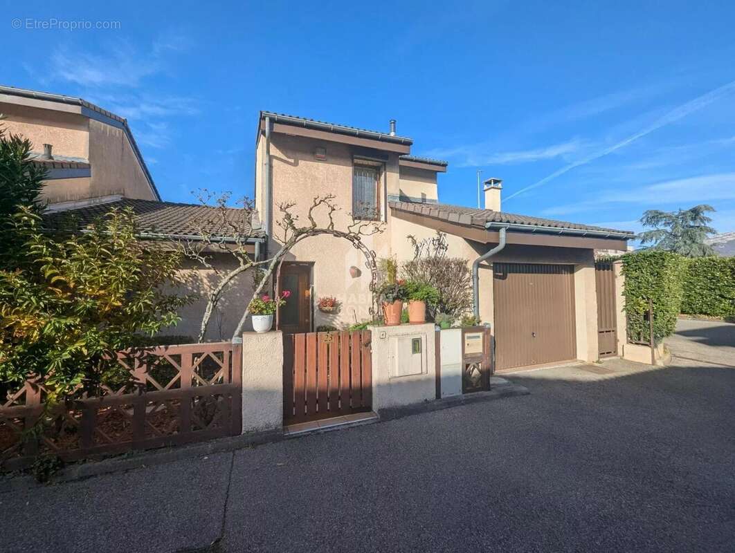 Maison à ECHIROLLES