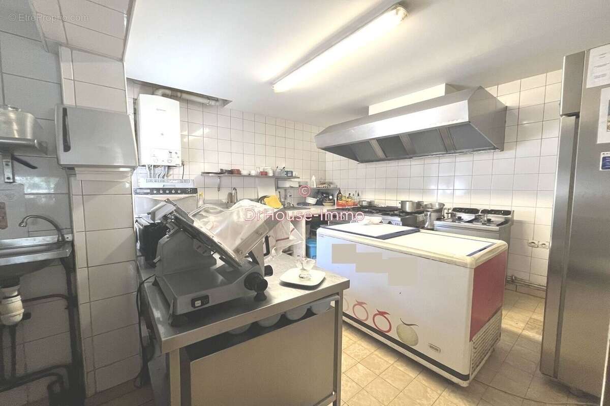 Commerce à NEUILLY-SUR-MARNE