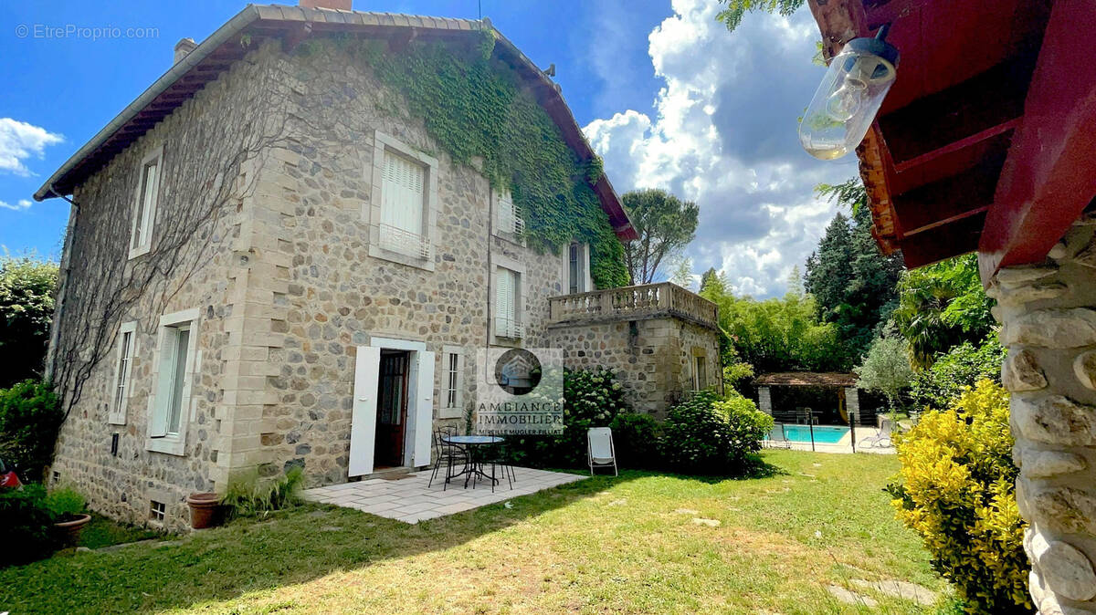 Maison à LES OLLIERES-SUR-EYRIEUX