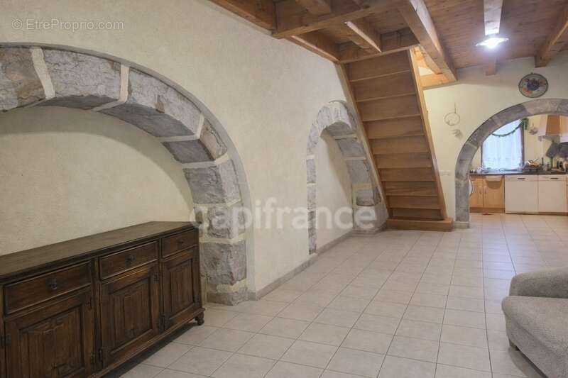 Maison à CROZET