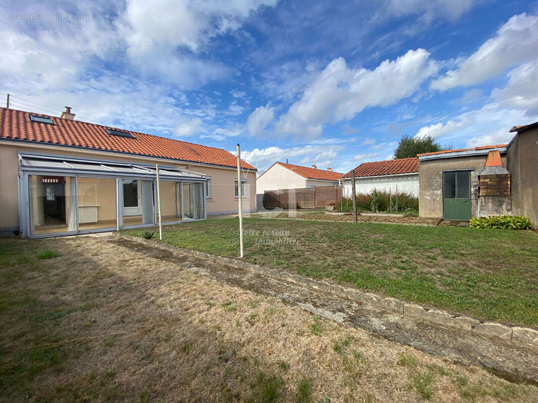 Maison à SAINT-SEBASTIEN-SUR-LOIRE
