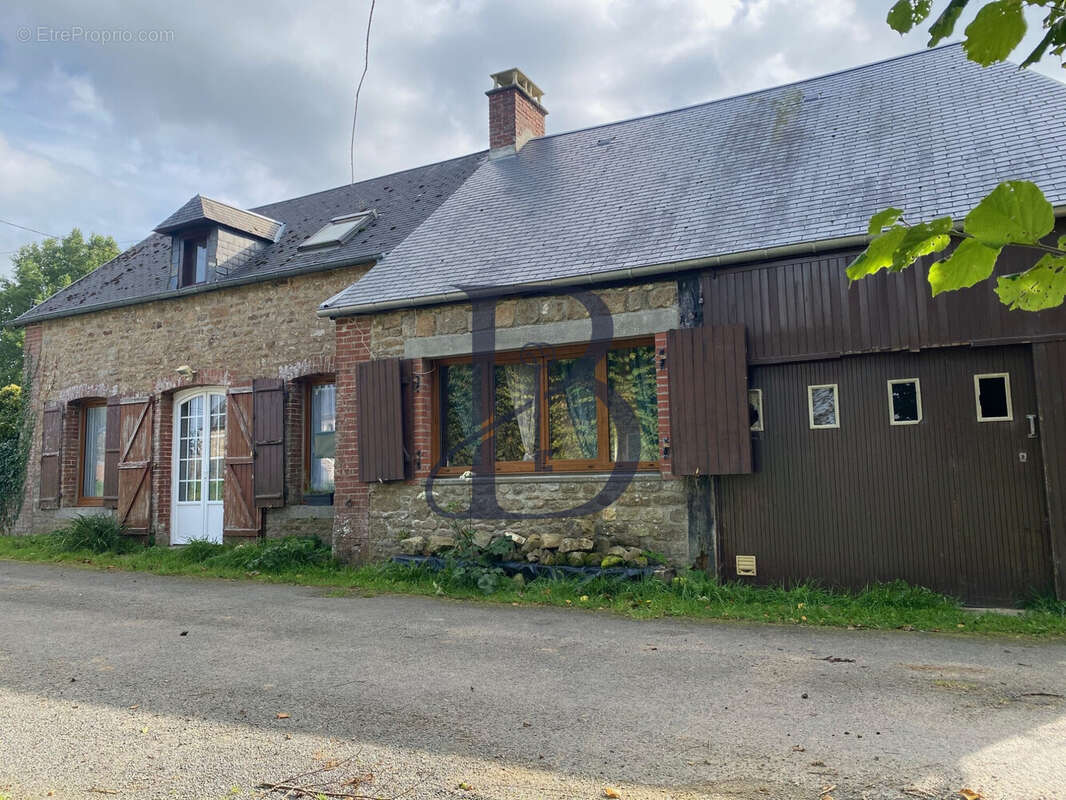 Maison à VILLEDIEU-LES-POELES