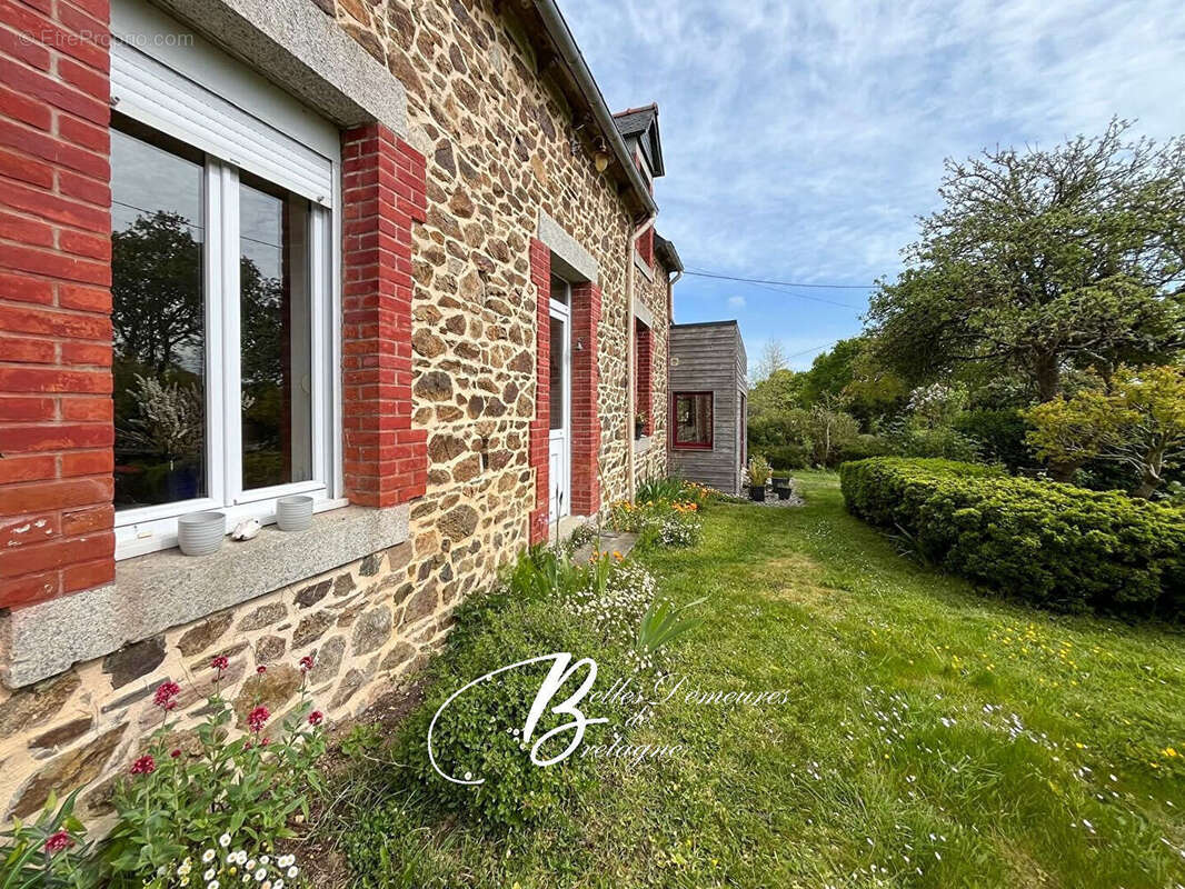 A vendre charmante maison de campagne avec deux habitations entre campagne et littoral - photo 2