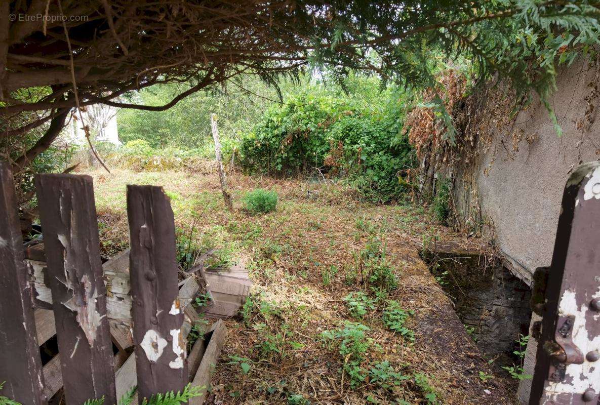 Maison à BRINON-SUR-BEUVRON