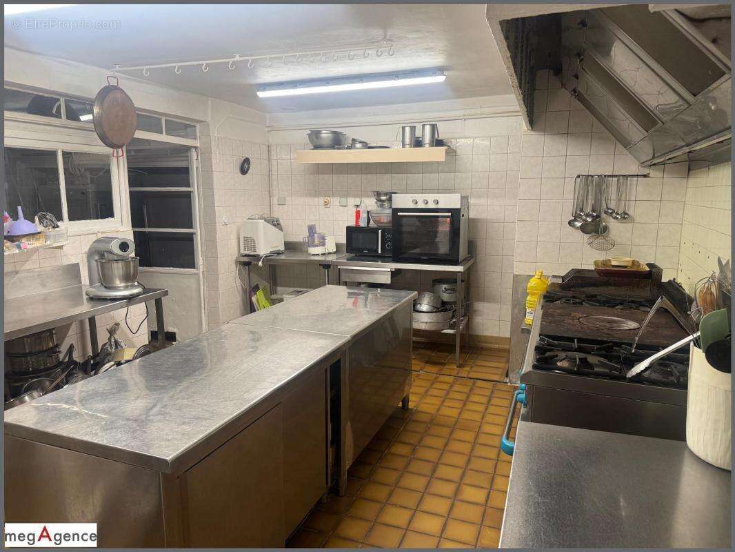 Commerce à GUECELARD