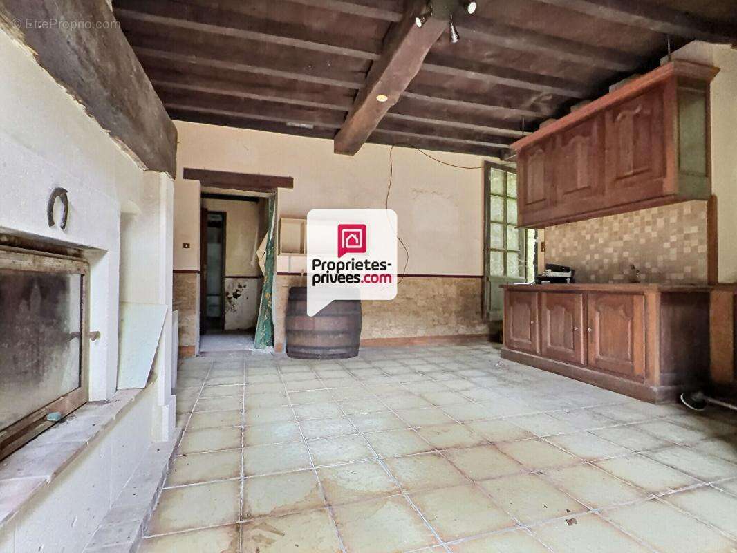 Maison T2/3 d'env. 98m² à réhabiliter en plein coeur du bourg de SAINT-AQUILIN (24110) - photo 4