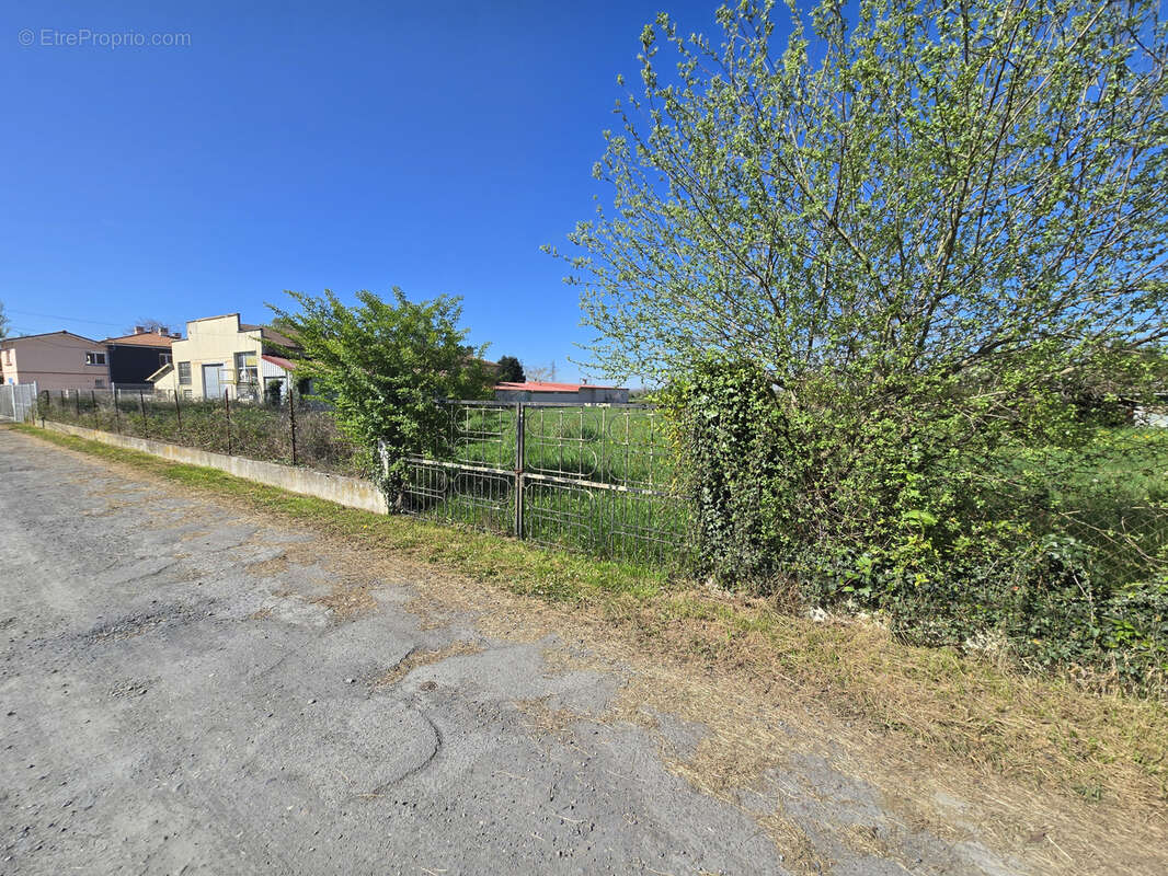Terrain à TARBES