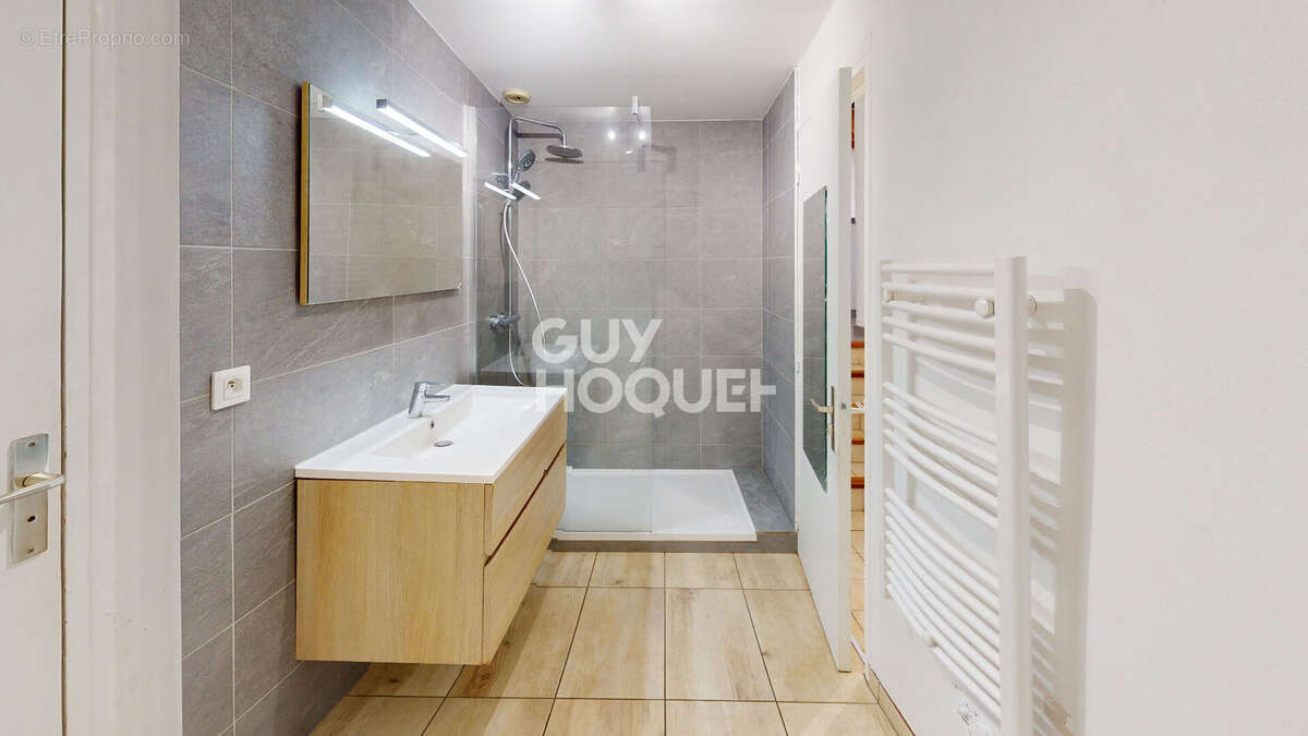 Appartement à ETOILE-SUR-RHONE