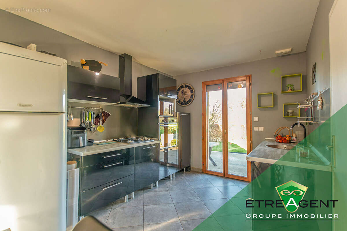 Maison à SAINT-CYR-DE-SALERNE