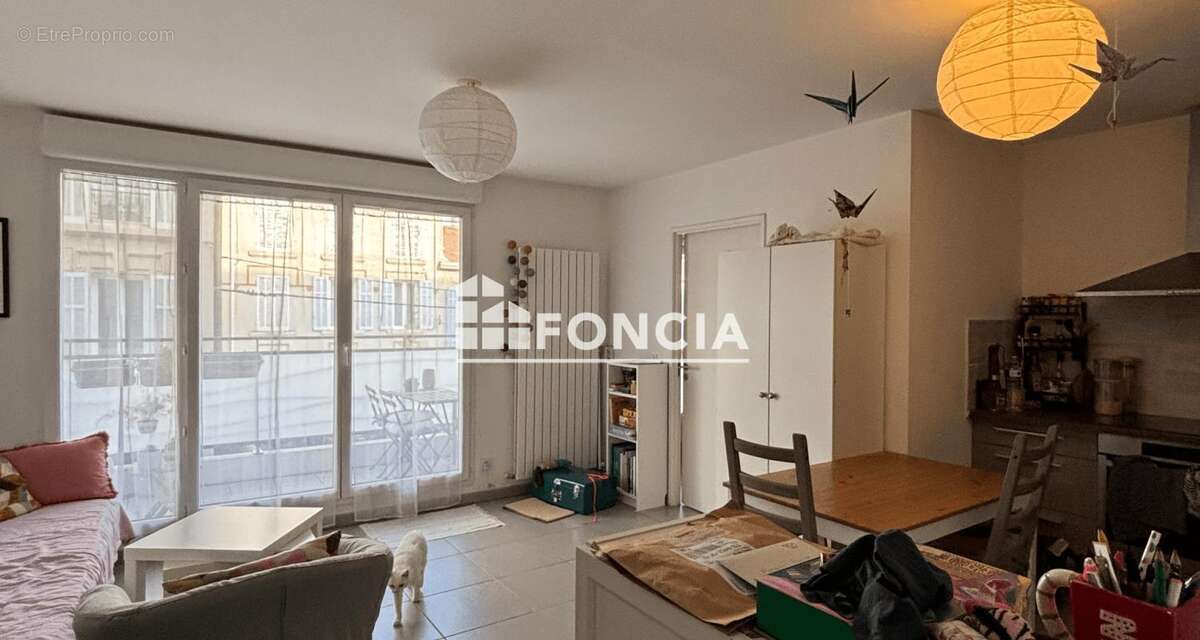 Appartement à MARSEILLE-4E