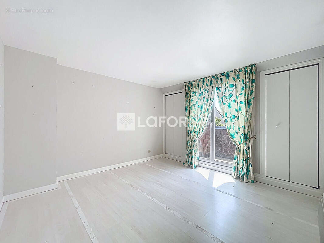 Maison à VERNEUIL-SUR-SEINE