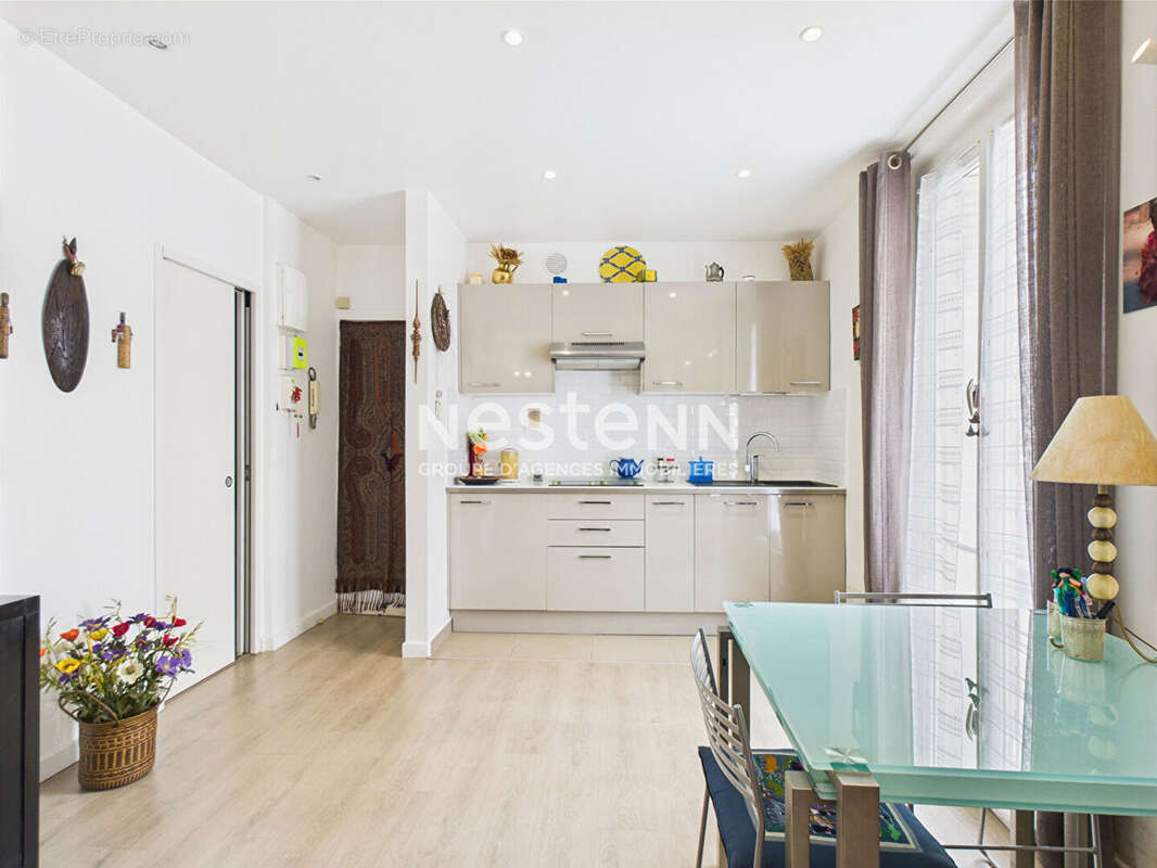 Appartement à PARIS-18E