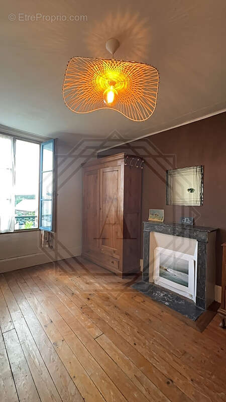 Maison à VILLENEUVE-LES-SABLONS