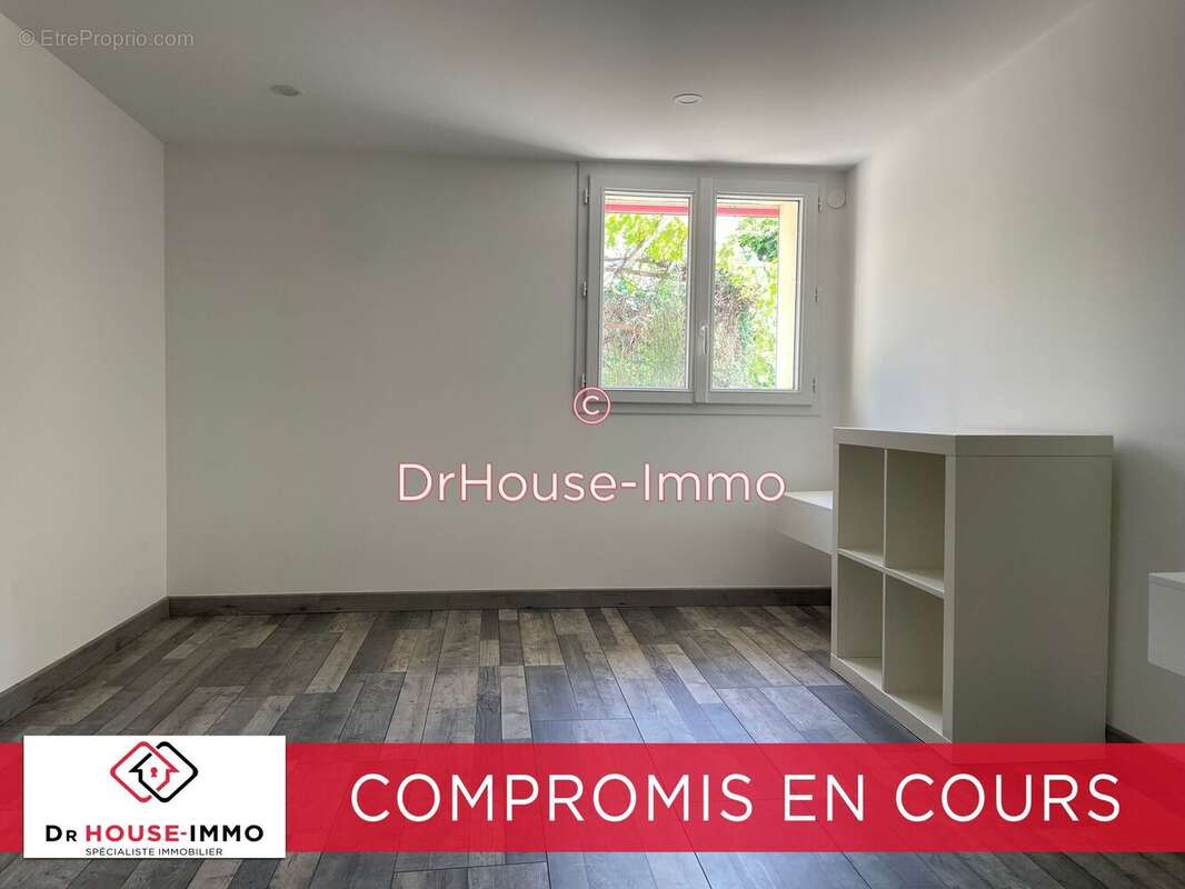 Maison à SAINT-VICTORET