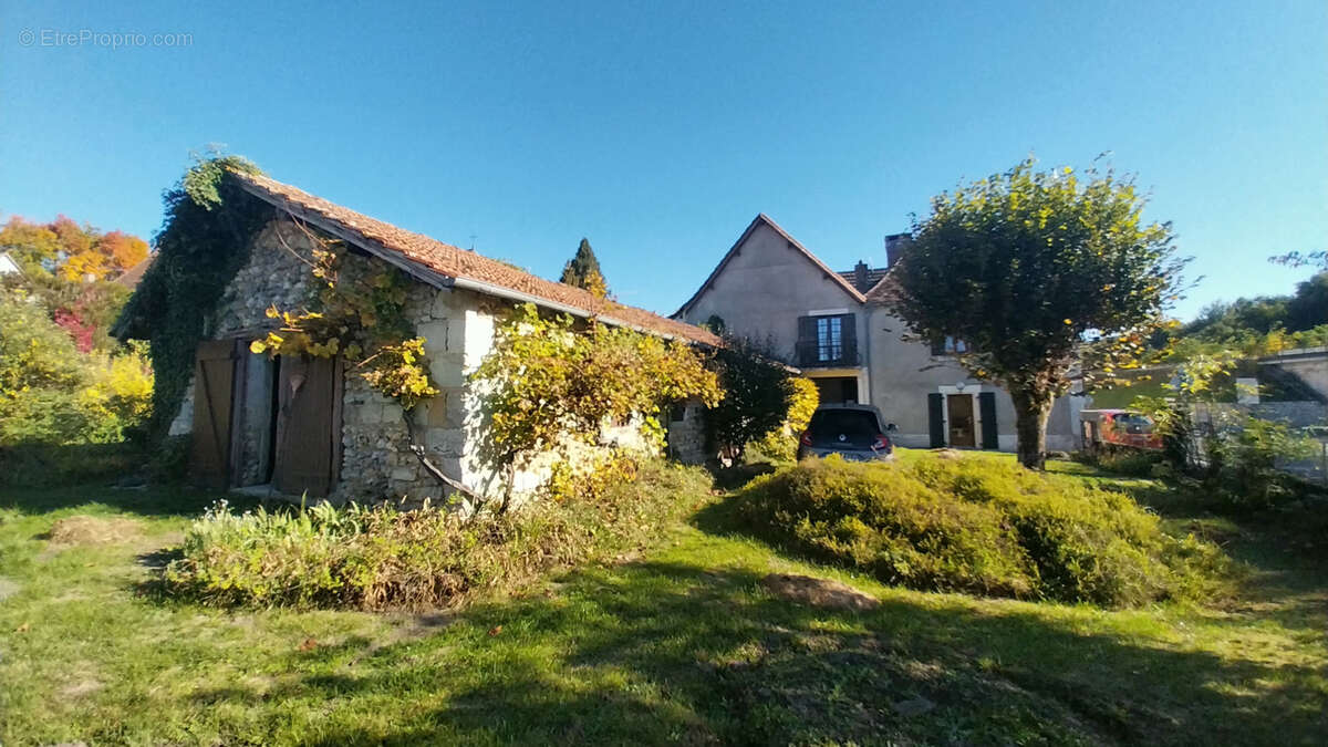 Maison à MILHAC-D'AUBEROCHE