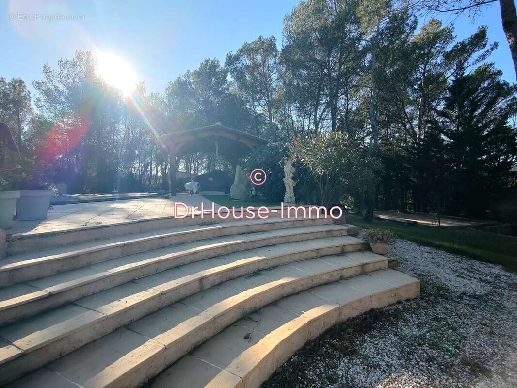 Maison à FORCALQUEIRET