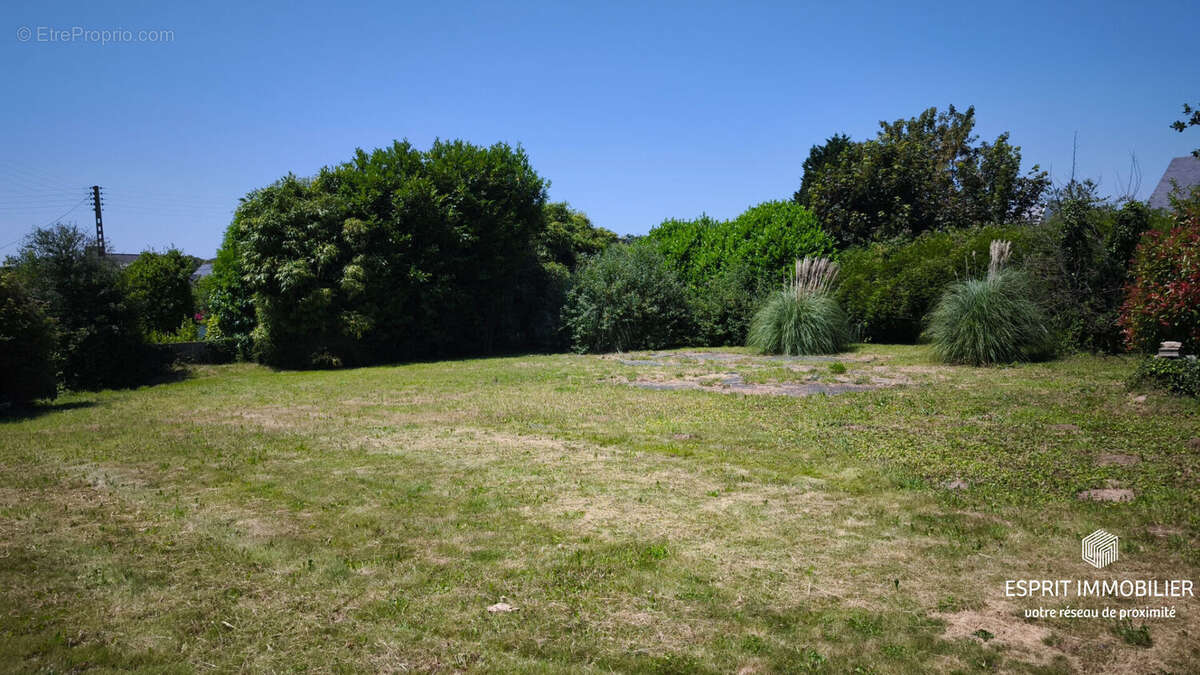 Terrain à PONT-AVEN