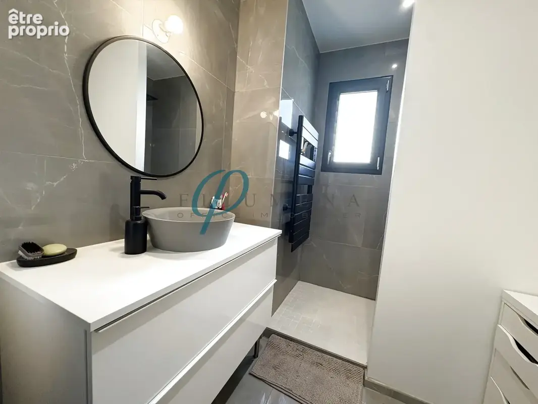 À vendre, Maison contemporaine lumineuse et chaleureuse, située au calme. - photo 8