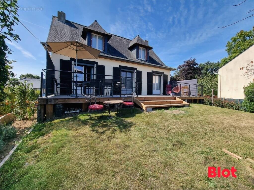 Maison à MONTREUIL-LE-GAST