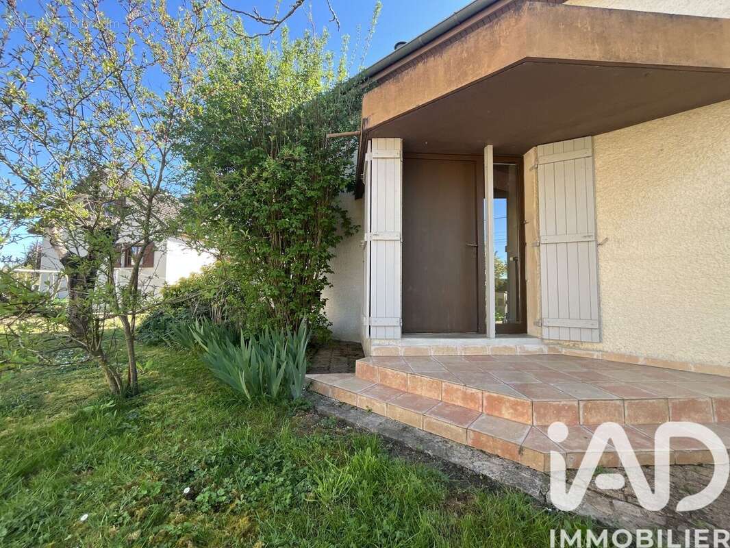 Photo 2 - Maison à CHATENOY-LE-ROYAL