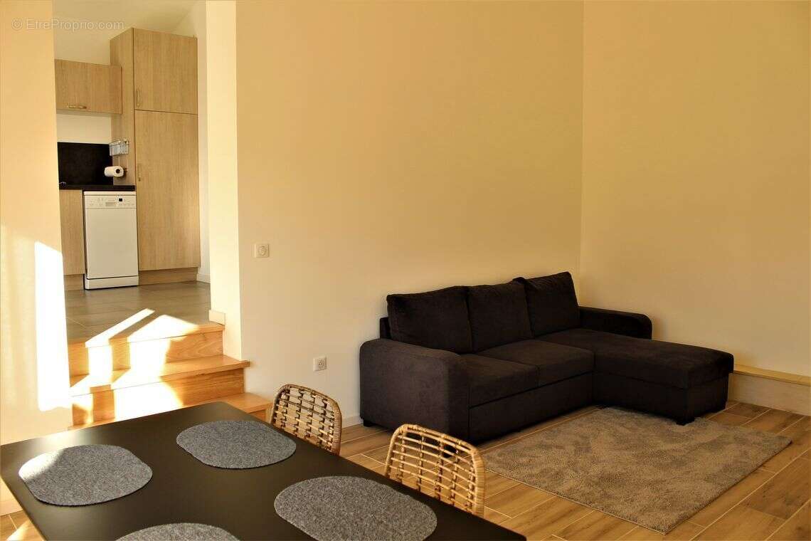 Maison à RUELLE-SUR-TOUVRE