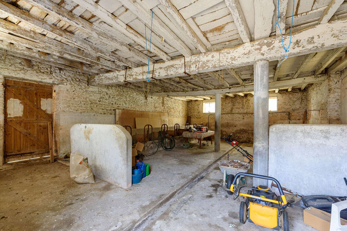 Maison 8 pièce(s) 237 m2 - photo 10