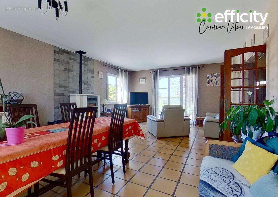 Maison à MONTROND-LES-BAINS