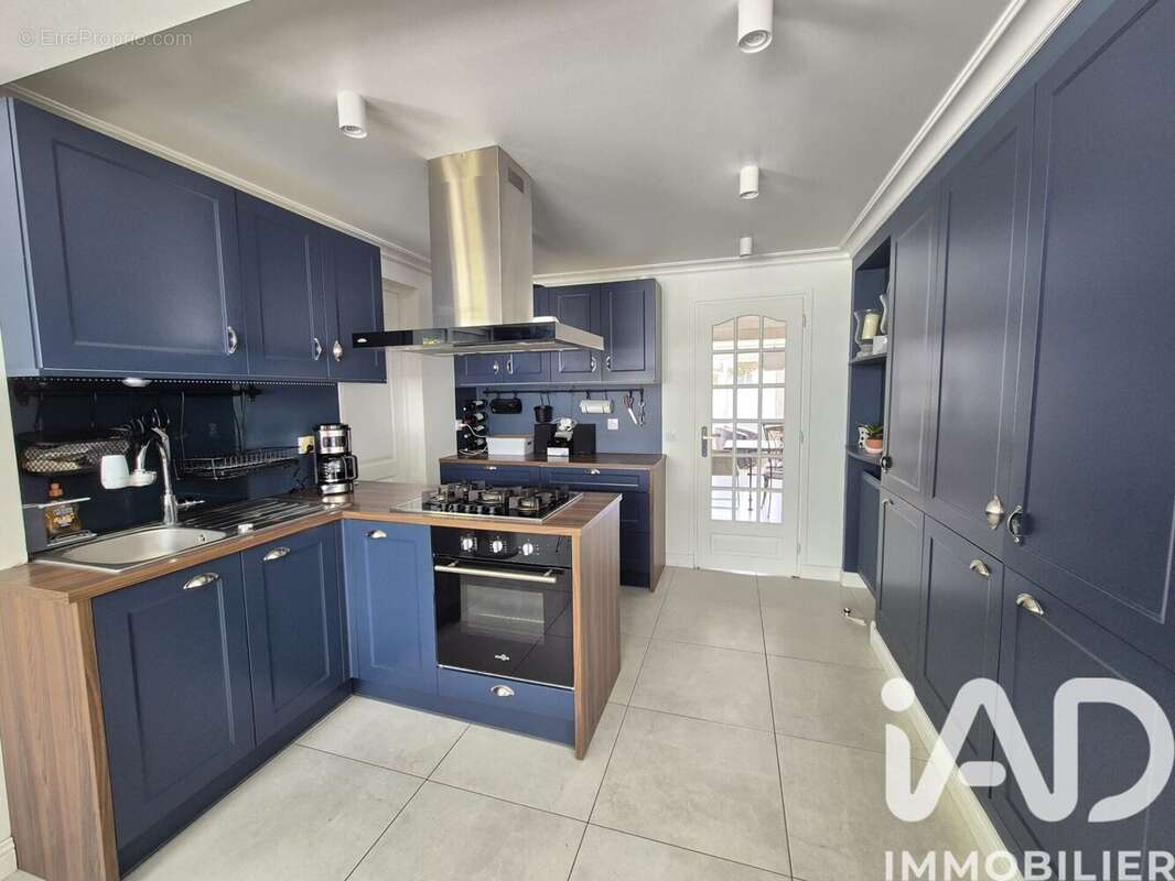 Maison 180 m² à Marles-En-Brie  - photo 8