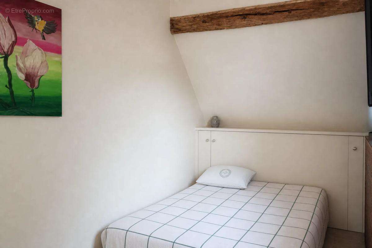 Maison de 55 m² à rénover avec jardin – toutes commodités à pied - photo 6