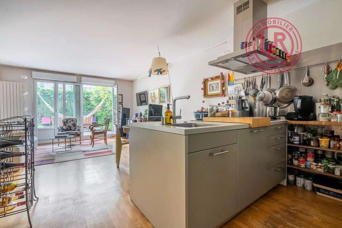 Appartement à PARIS-10E