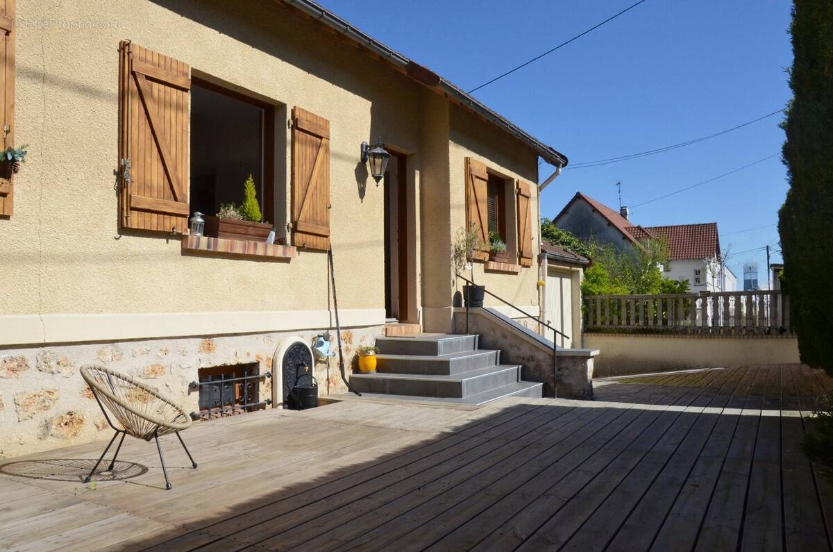 Maison à SAINT-REMY-LES-CHEVREUSE